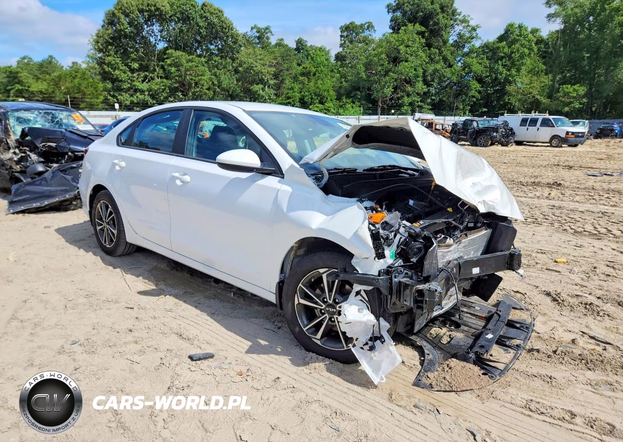 2023 Kia Forte Lxs VIN:3KPF24AD9PE657443 - 4