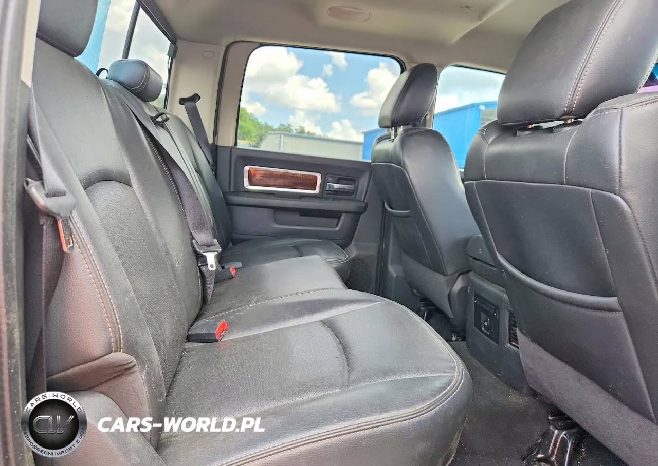 2011 Ram Ram 3500 Laramie VIN:3D73Y3CL8BG520156 - 10