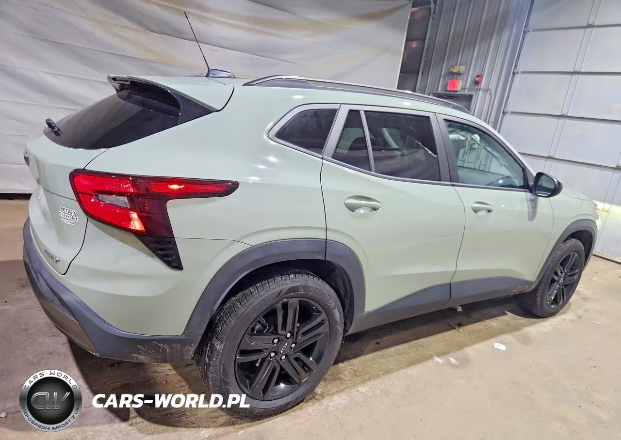 2025 Chevrolet Trax Activ VIN:KL77LKEP1SC263264 - 3