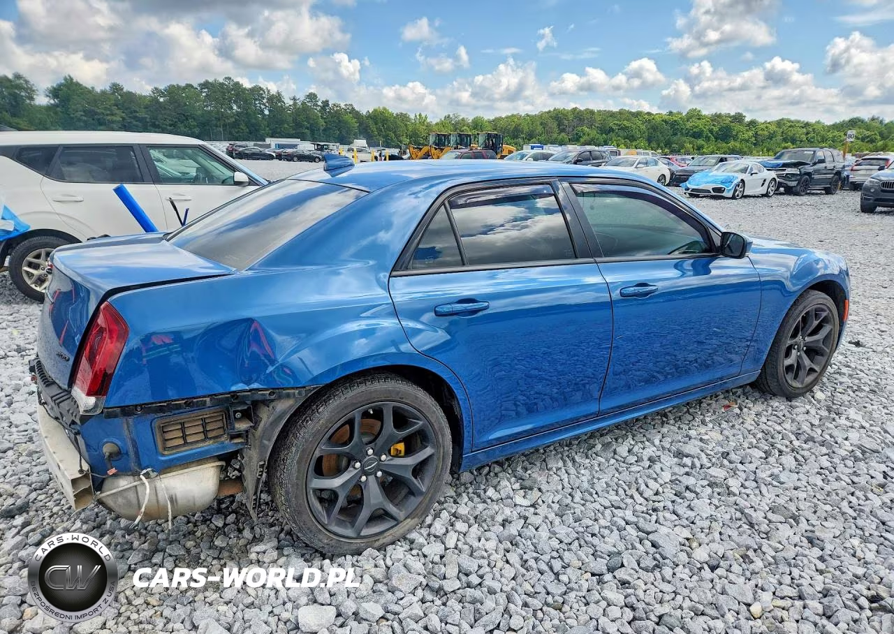 2023 Chrysler 300 Touring L VIN:2C3CCADG0PH556160 - 3