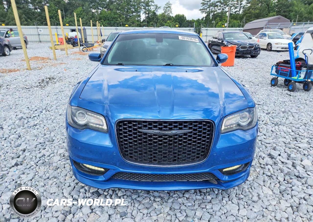 2023 Chrysler 300 Touring L VIN:2C3CCADG0PH556160 - 5