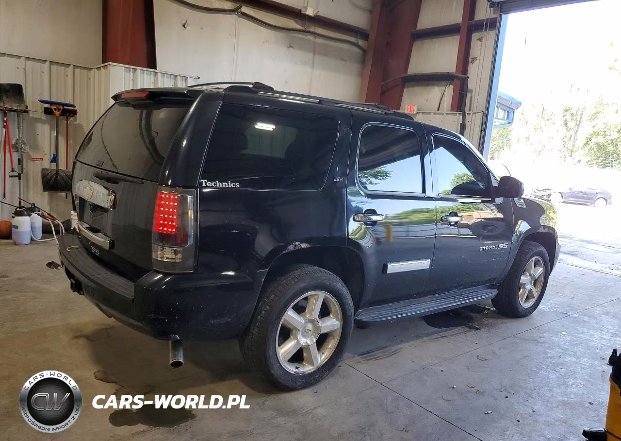 2007 Chevrolet Tahoe K1500 VIN:1GNFK13037R243210 - 3