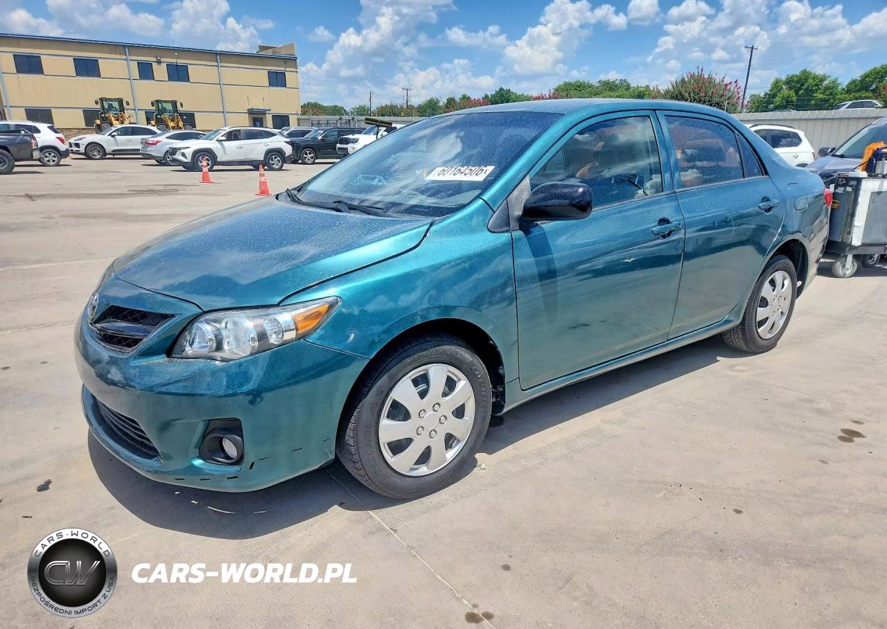 2010 Toyota Corolla Le – zdjęcie 1 z 12