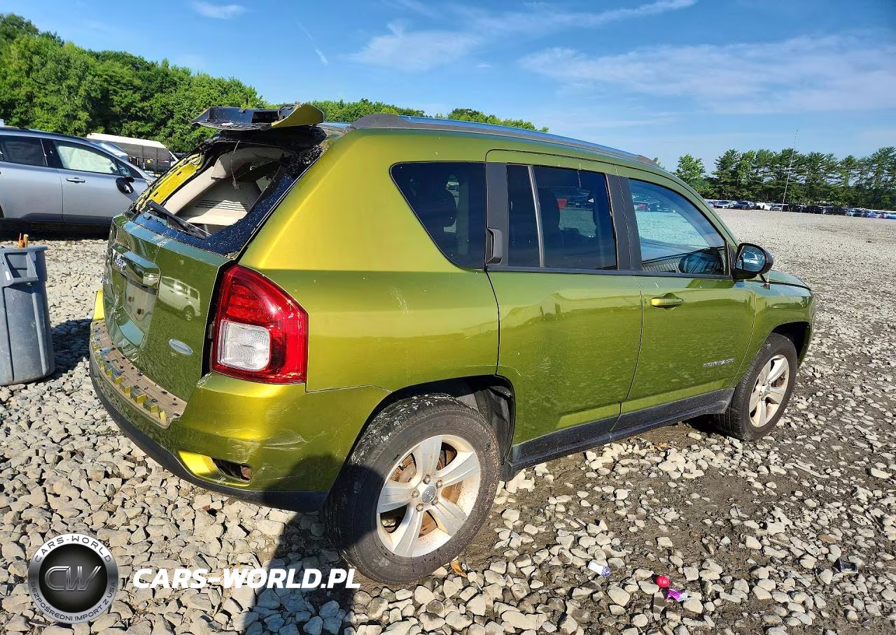 2012 Jeep Compass Latitude VIN:1C4NJDEB4CD655912 - 3