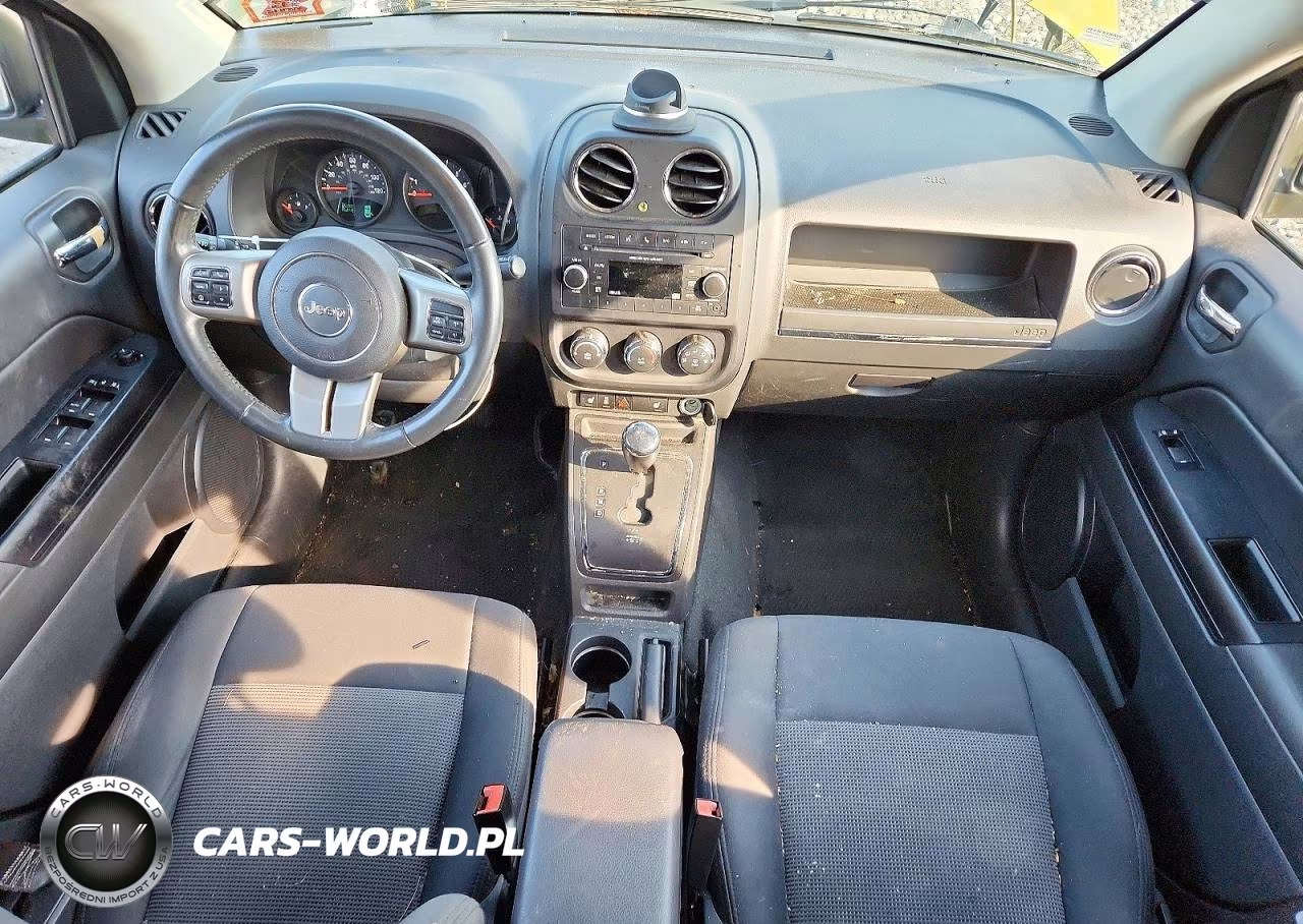 2012 Jeep Compass Latitude VIN:1C4NJDEB4CD655912 - 8