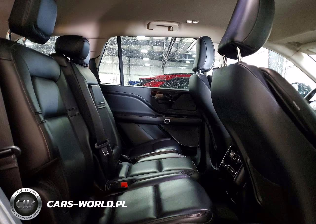 2023 Lincoln Aviator VIN:5LM5J6XC9PGL12978 - 11