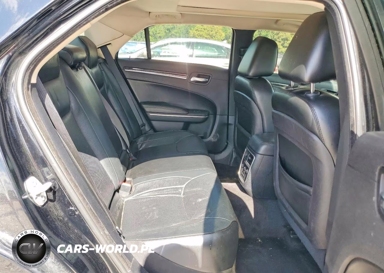 2016 Chrysler 300C VIN:2C3CCAEG2GH207094 - 10