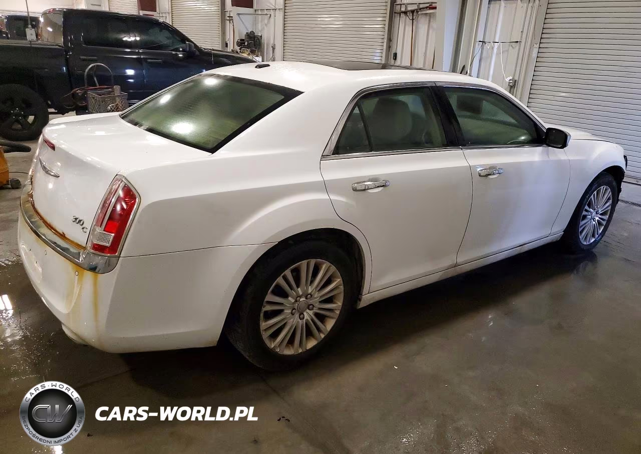2013 Chrysler 300C VIN:2C3CCAKG7DH619043 - 3