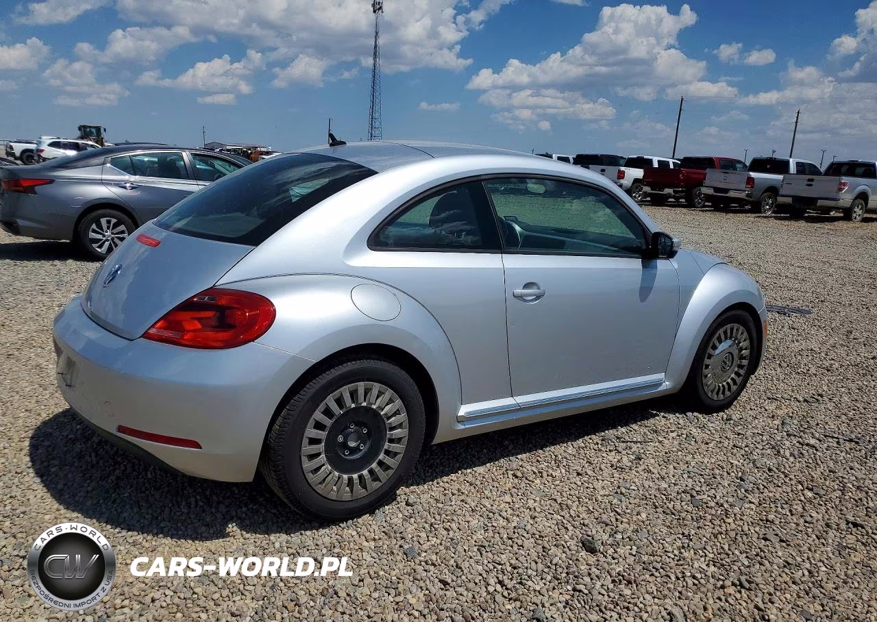 2013 Volkswagen Beetle VIN:3VWJX7AT8DM672776 - 3