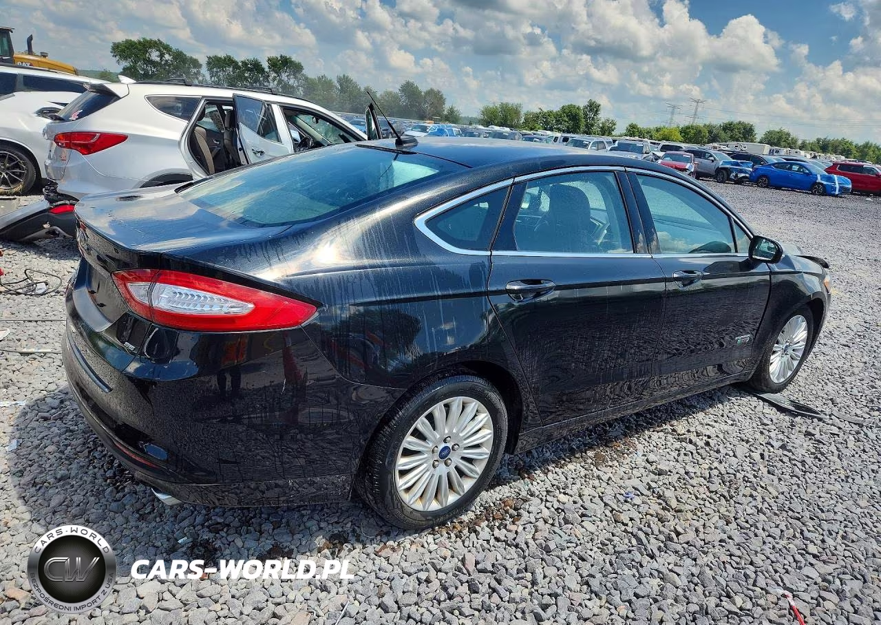 2015 Ford Fusion Se Phev VIN:3FA6P0PU8FR291392 - 3