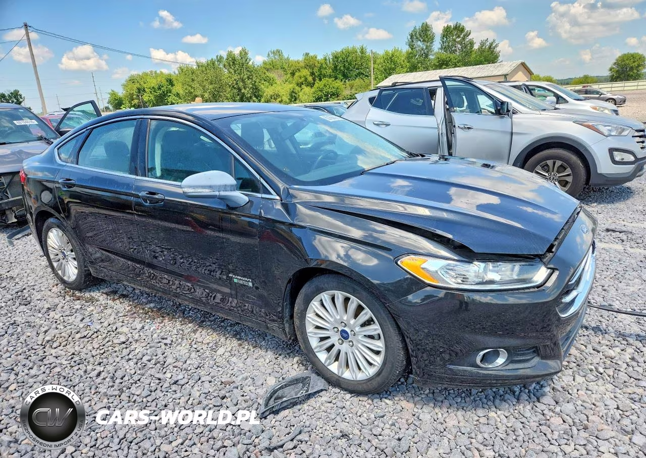 2015 Ford Fusion Se Phev VIN:3FA6P0PU8FR291392 - 4