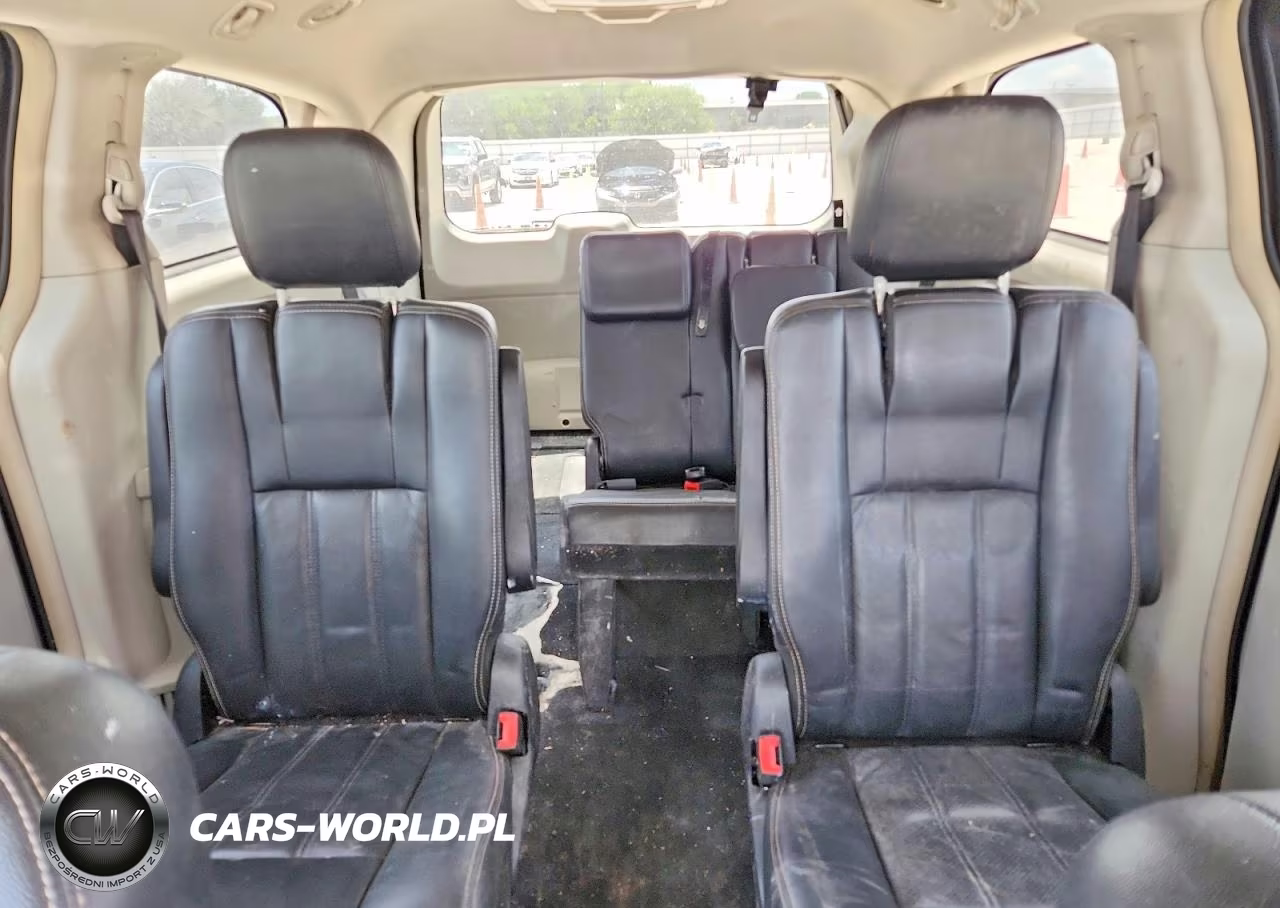 2012 Chrysler Town & Country Touring VIN:2C4RC1BG7CR226318 - 10