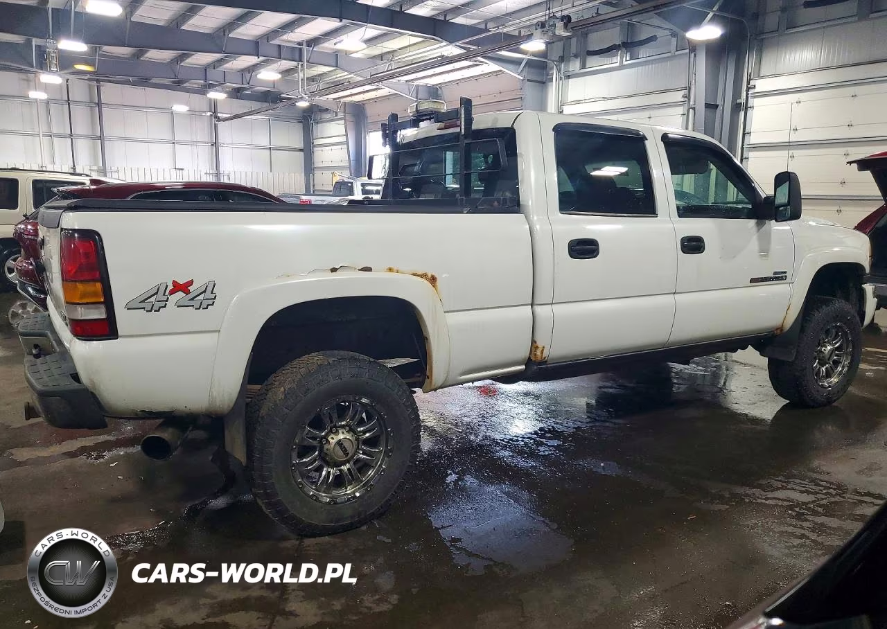 2005 GMC Sierra K2500 Heavy Duty VIN:1GTHK23215F851461 - 3