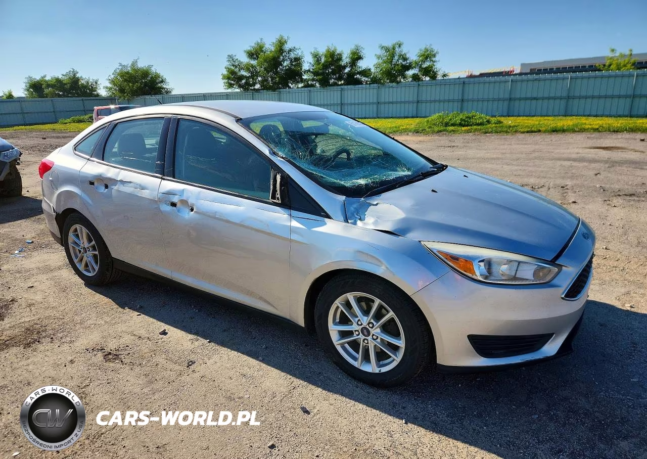 2016 Ford Focus Se VIN:1FADP3F26GL213881 - 4