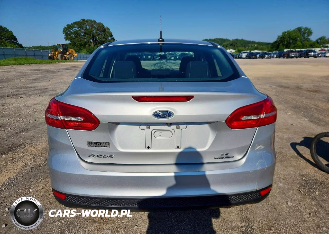 2016 Ford Focus Se VIN:1FADP3F26GL213881 - 6