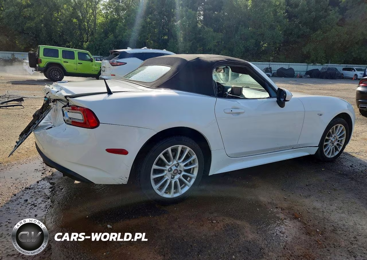 2018 Fiat 124 Spider Classica VIN:JC1NFAEK9J0135755 - 3