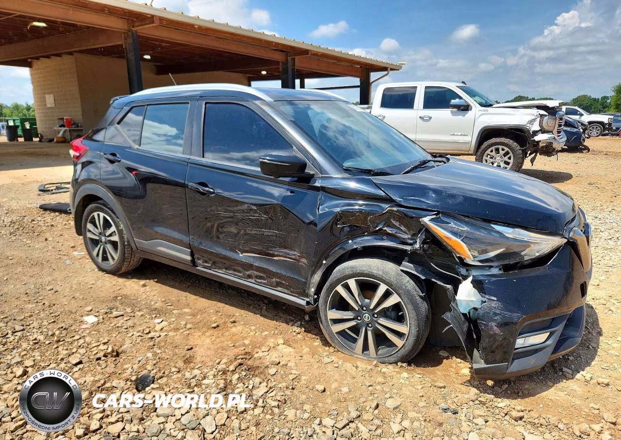 2019 Nissan Kicks Sr VIN:3N1CP5CU5KL541588 - 4