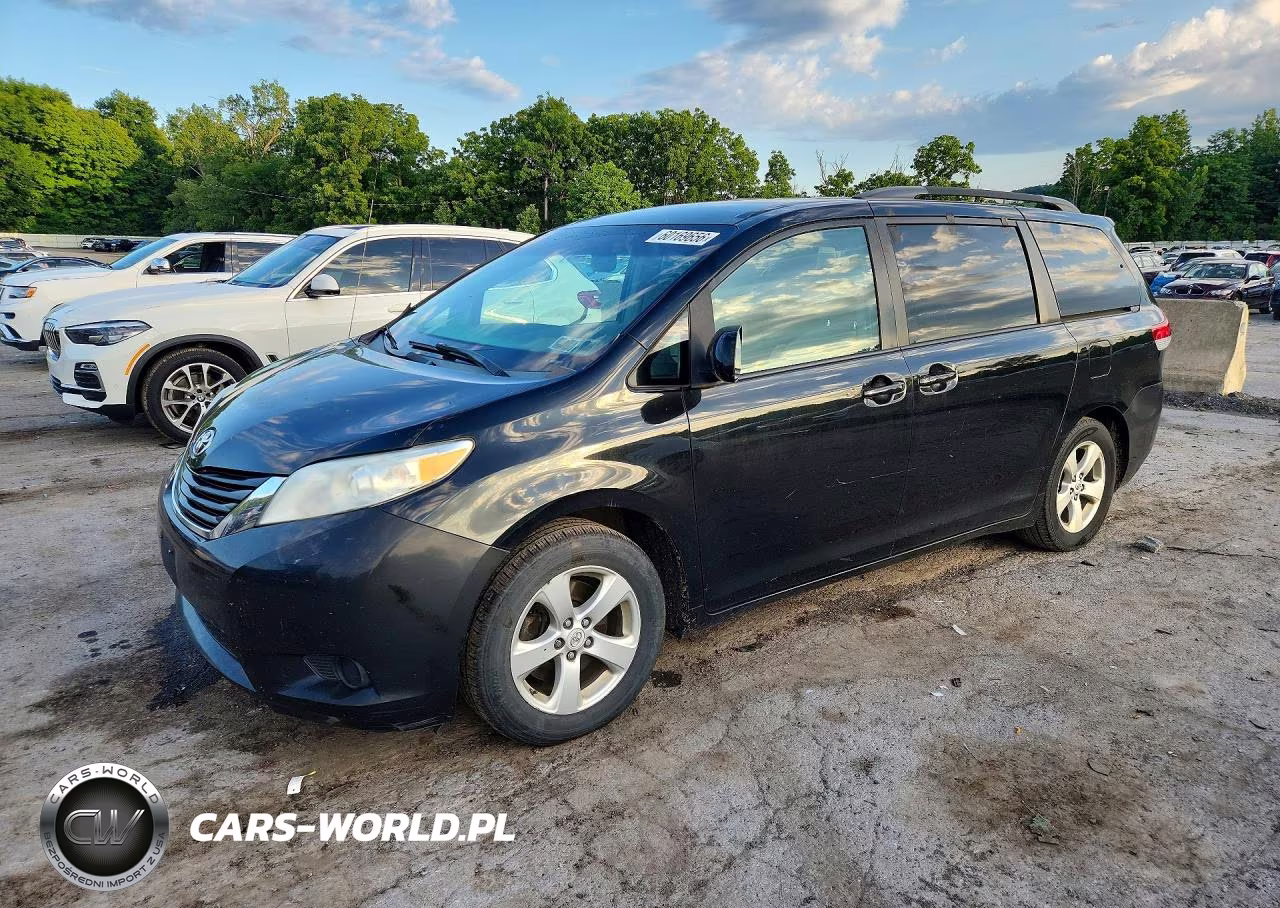 2011 Toyota Sienna Le