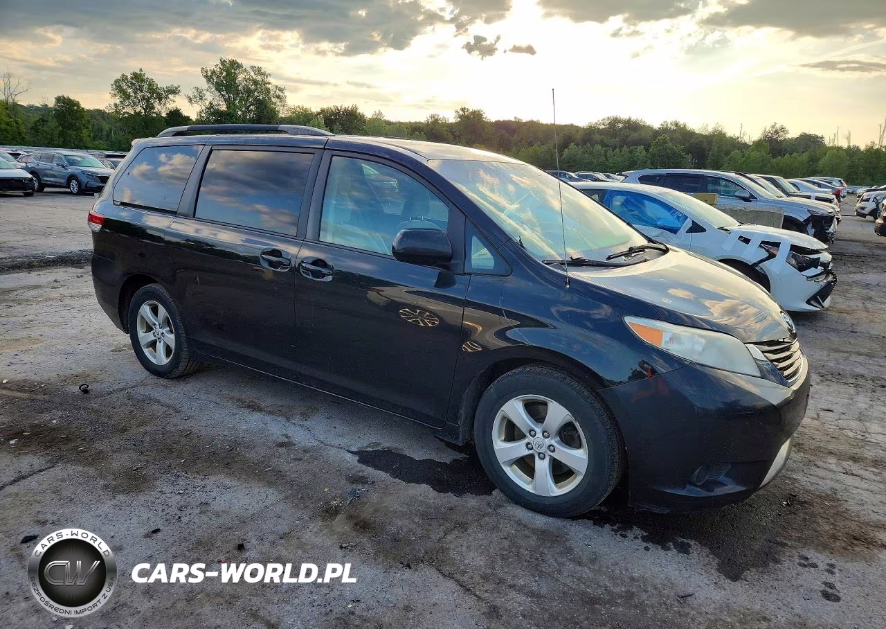 2011 Toyota Sienna Le VIN:5TDKK3DC8BS094136 - 4