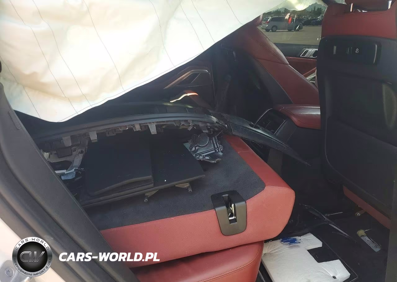 2021 BMW X6 xDrive40I VIN:5UXCY6C02M9G33929 - 11