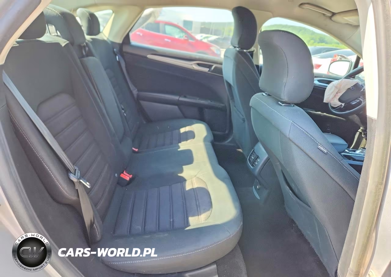 2019 Ford Fusion Se VIN:3FA6P0LU0KR272271 - 10