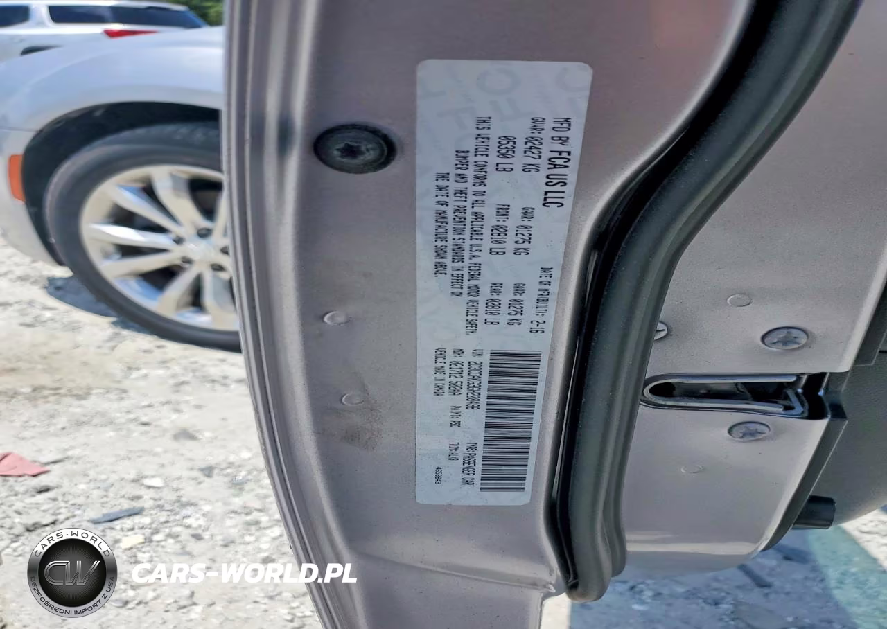 2016 Chrysler 300C VIN:2C3CCAKG3GH208498 - 12