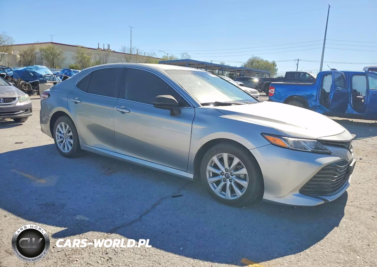 2019 Toyota Camry Le VIN:4T1B11HK6KU770843 - 4