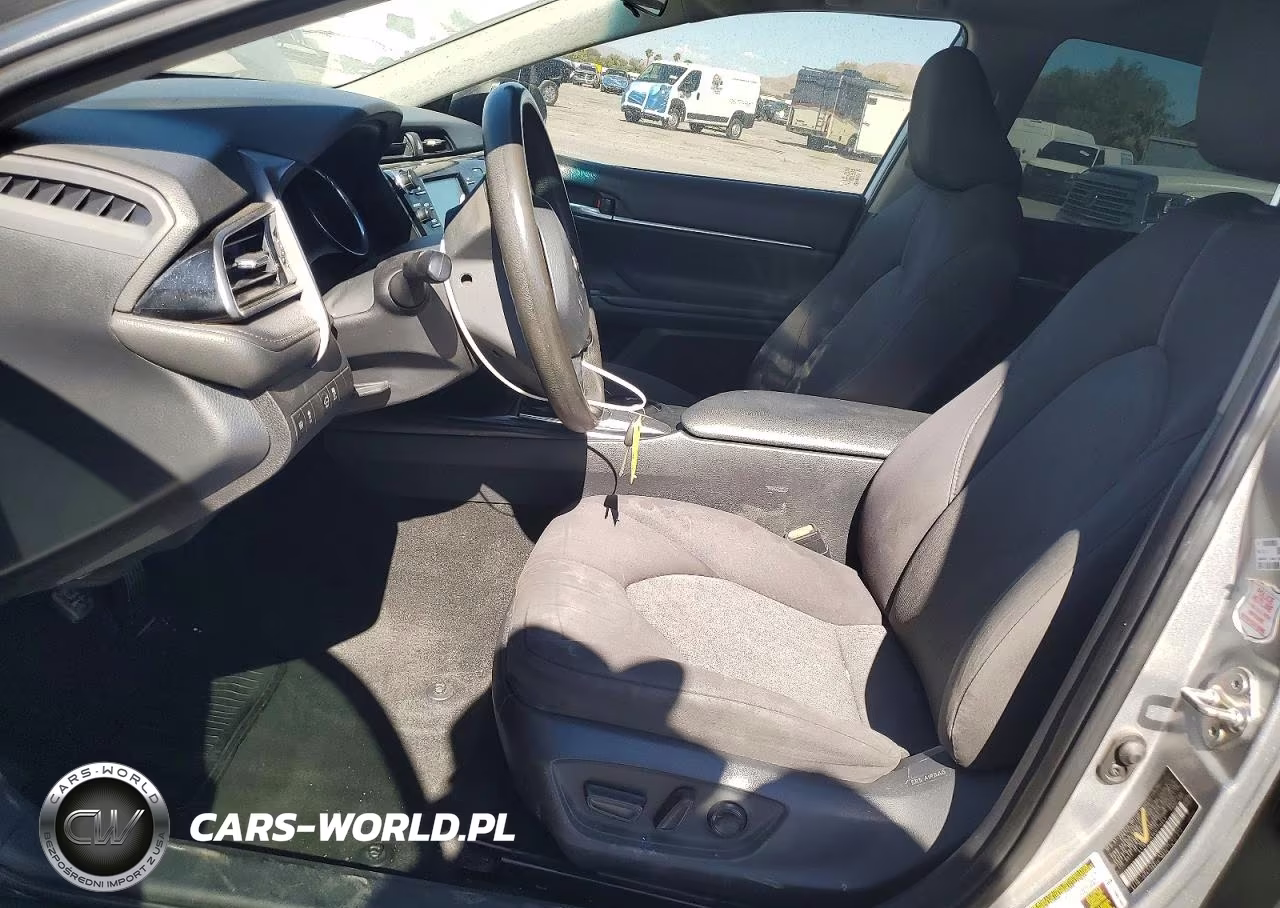 2019 Toyota Camry Le VIN:4T1B11HK6KU770843 - 7