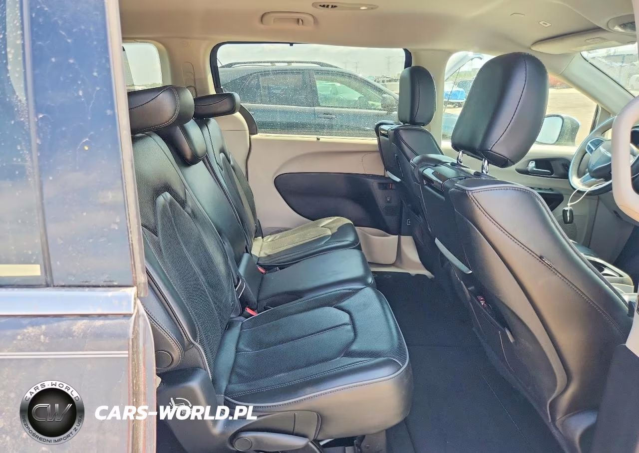 2018 Chrysler Pacifica Limited VIN:2C4RC1GG9JR353898 - 11