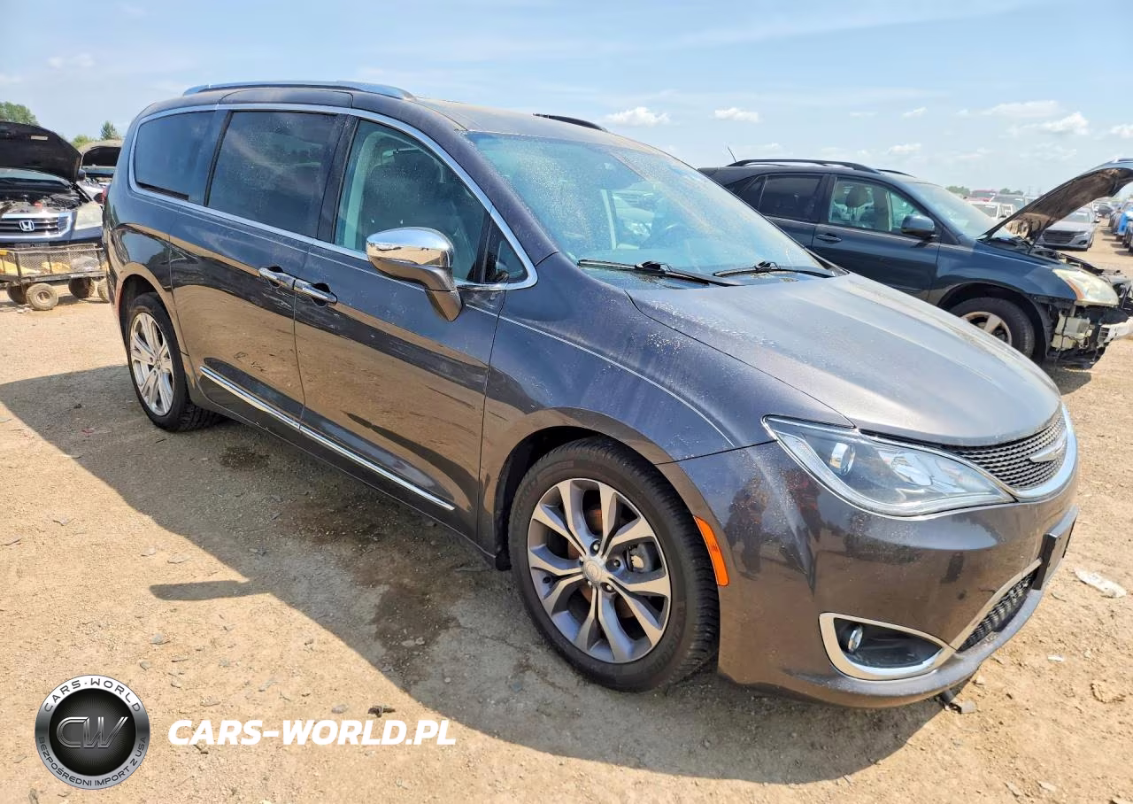 2018 Chrysler Pacifica Limited VIN:2C4RC1GG9JR353898 - 4