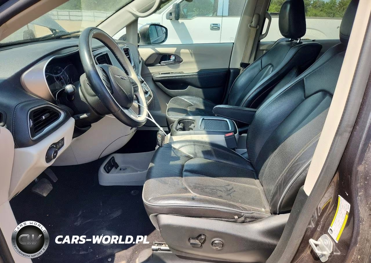 2018 Chrysler Pacifica Limited VIN:2C4RC1GG9JR353898 - 7
