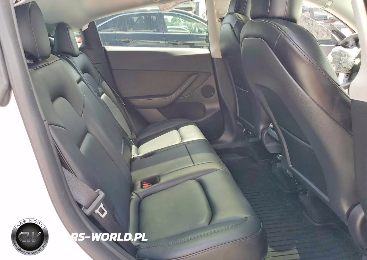 2022 Tesla Model Y VIN:7SAYGDEF2NF324386 - 10