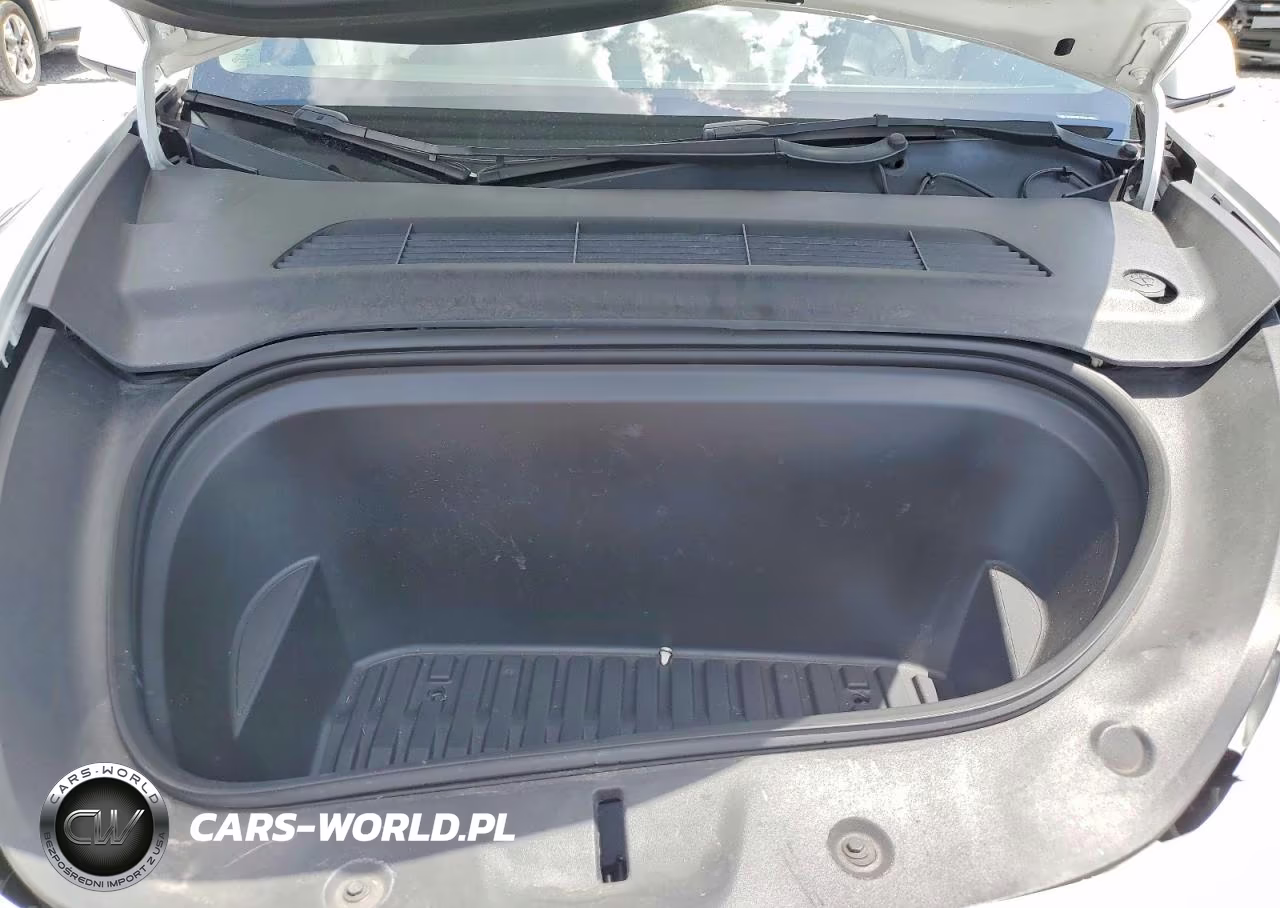 2022 Tesla Model Y VIN:7SAYGDEF2NF324386 - 11