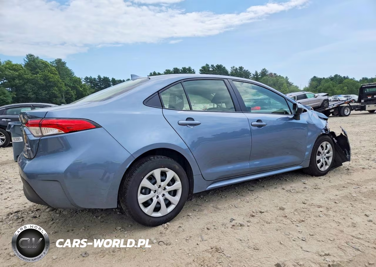 2026 Toyota Corolla Hybrid Le VIN:JTDBCMFE2T3127992 - 3