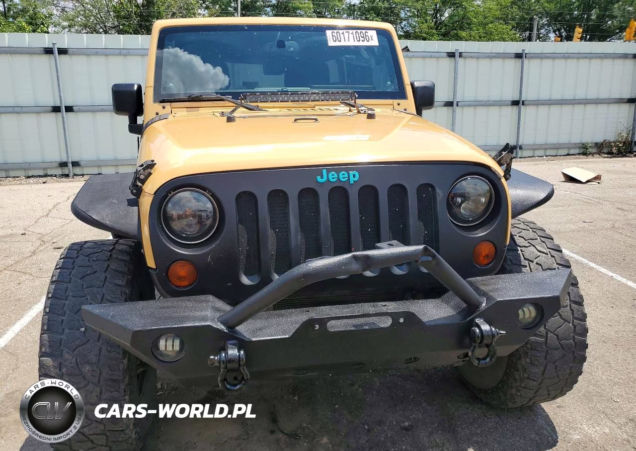 2013 Jeep Wrangler Unlimited Sport VIN:1C4BJWDG0DL698243 - 5