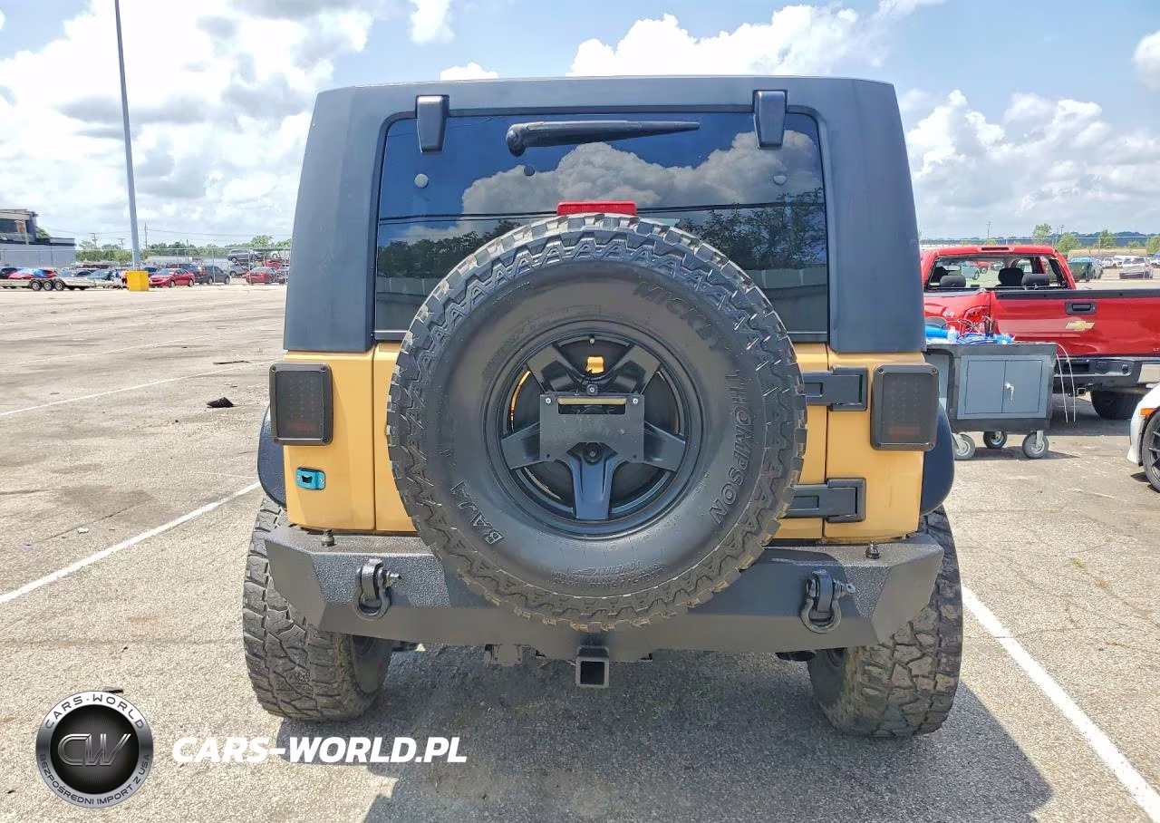 2013 Jeep Wrangler Unlimited Sport VIN:1C4BJWDG0DL698243 - 6