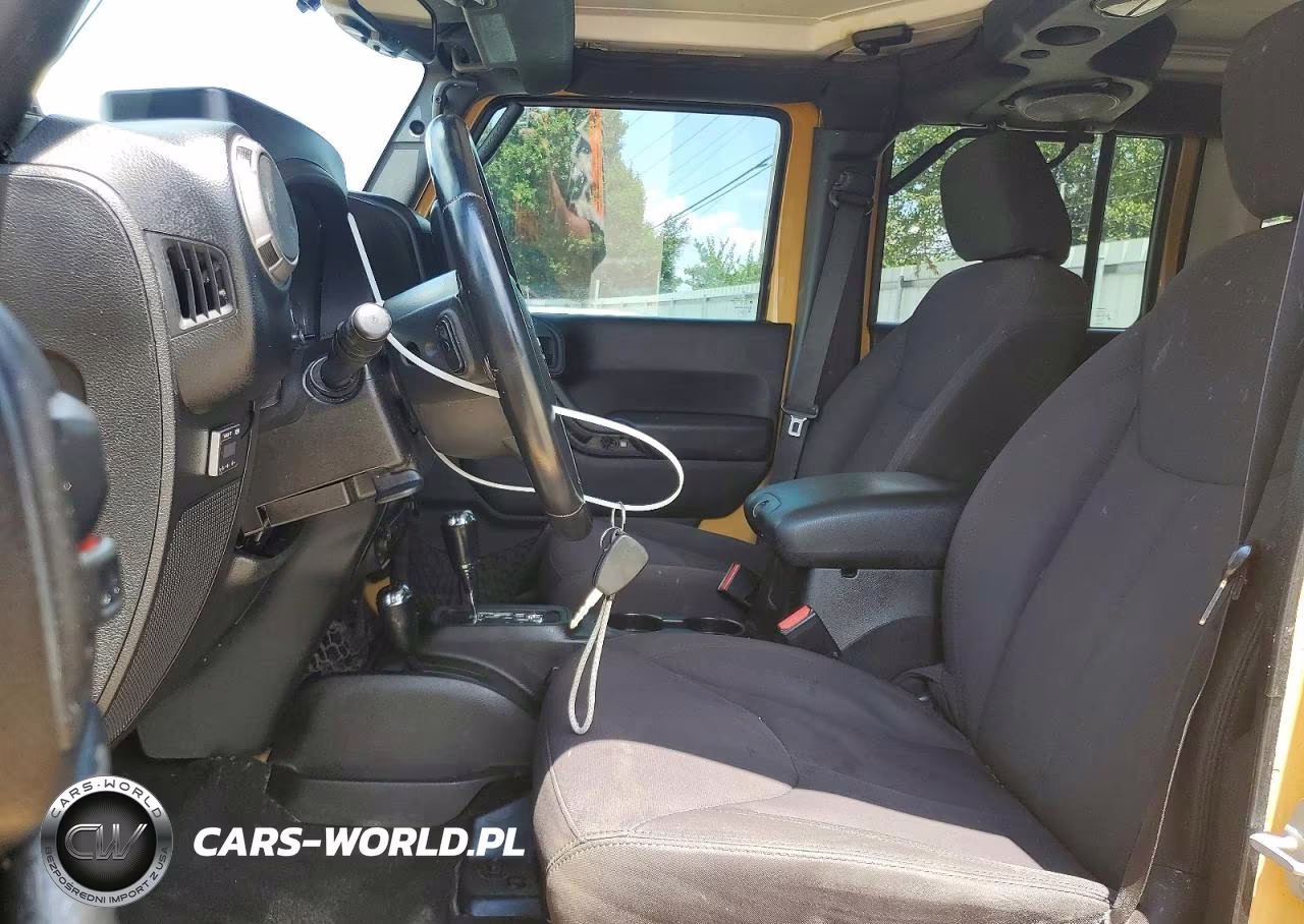 2013 Jeep Wrangler Unlimited Sport VIN:1C4BJWDG0DL698243 - 7