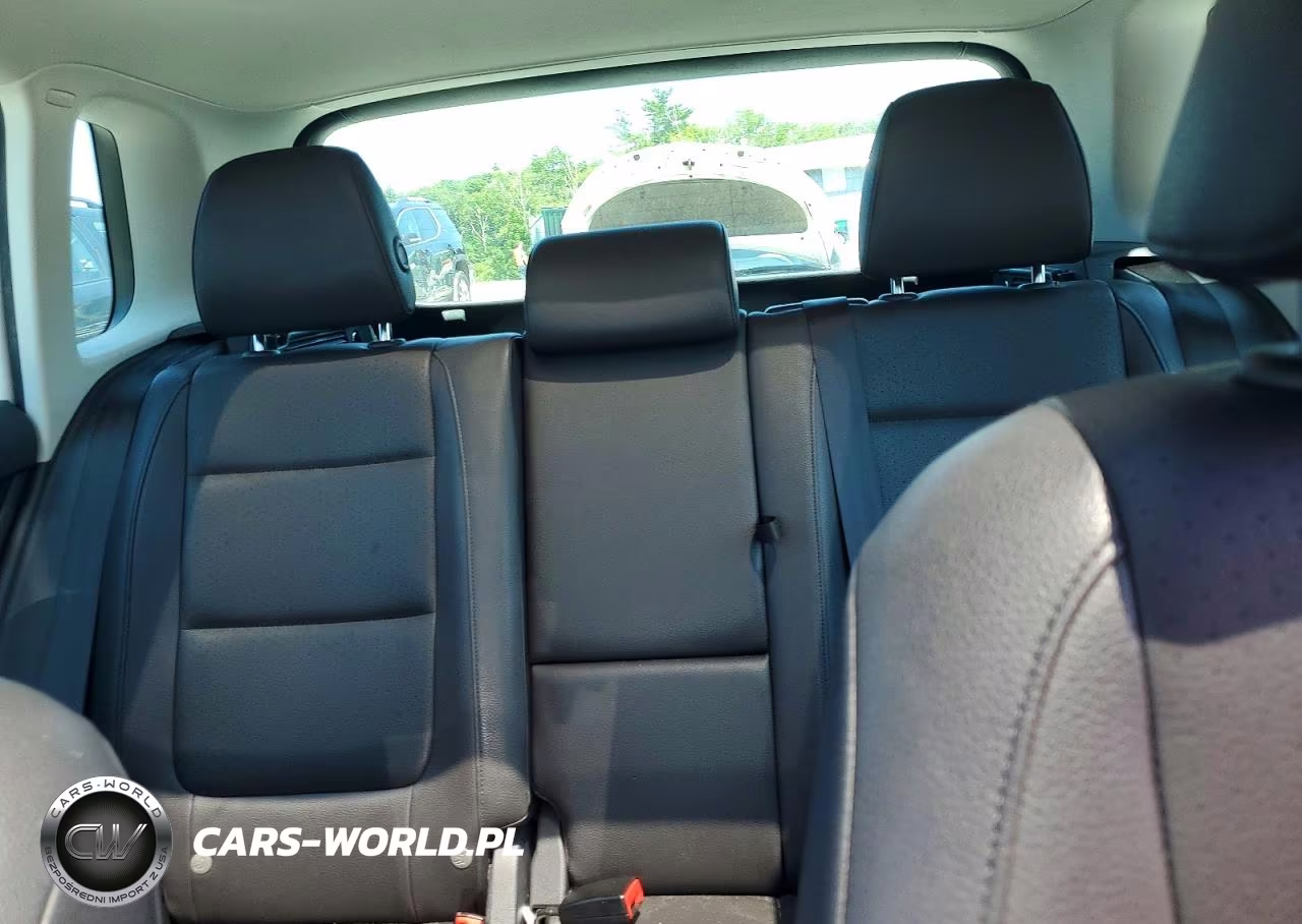 2017 Volkswagen Tiguan Wolfsburg VIN:WVGSV7AX2HK007381 - 10