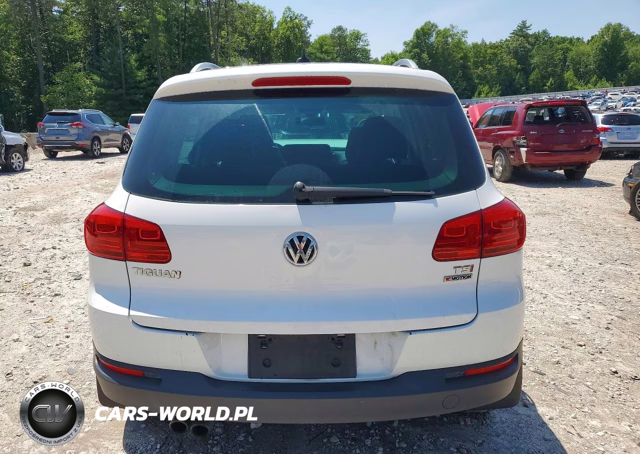 2017 Volkswagen Tiguan Wolfsburg VIN:WVGSV7AX2HK007381 - 6