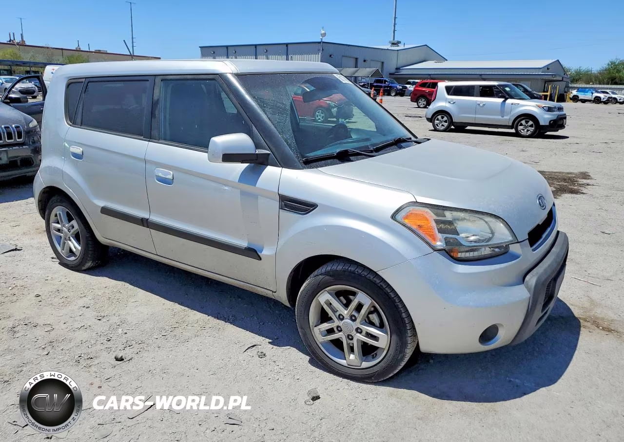 2010 Kia Soul + VIN:KNDJT2A28A7151233 - 4