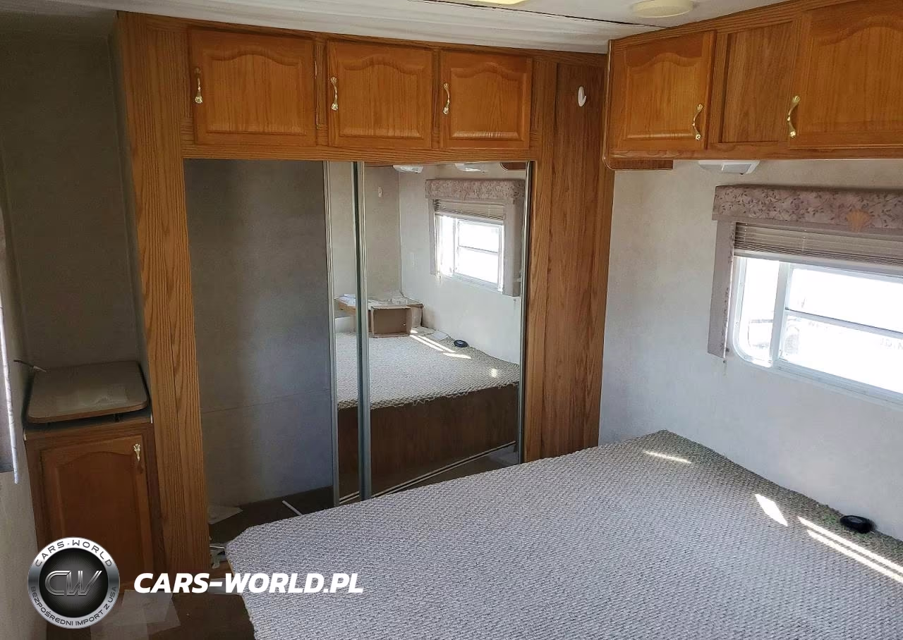 2003 Gulf Stream Conquest Camper VIN:1NL1CTT2231051566 - 6
