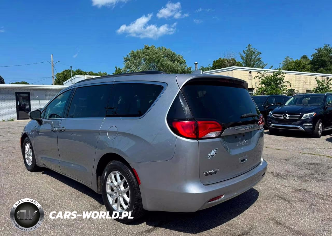 2020 Chrysler Voyager Lxi VIN:2C4RC1DG6LR172233 - 3