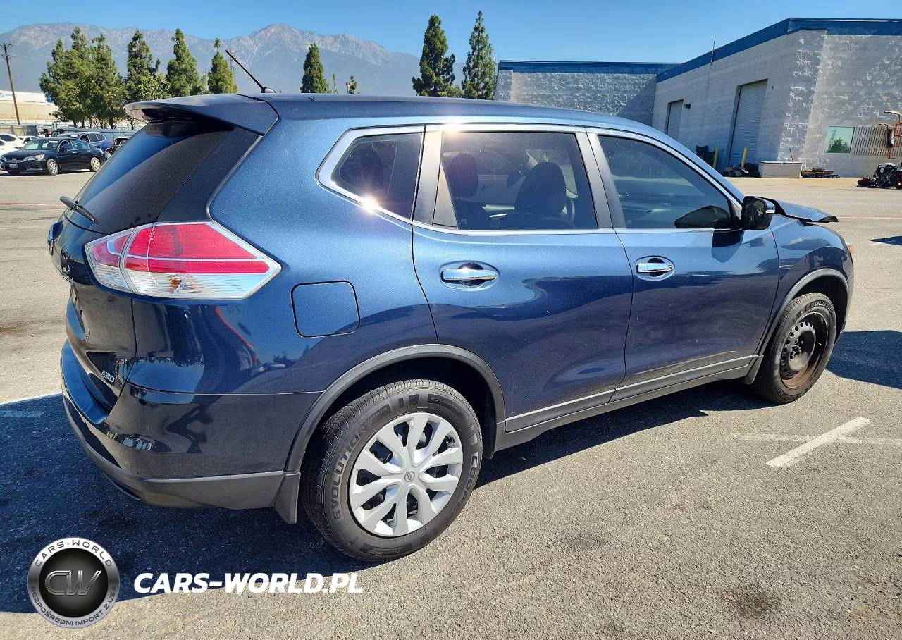 2015 Nissan Rogue S VIN:KNMAT2MV1FP515568 - 3