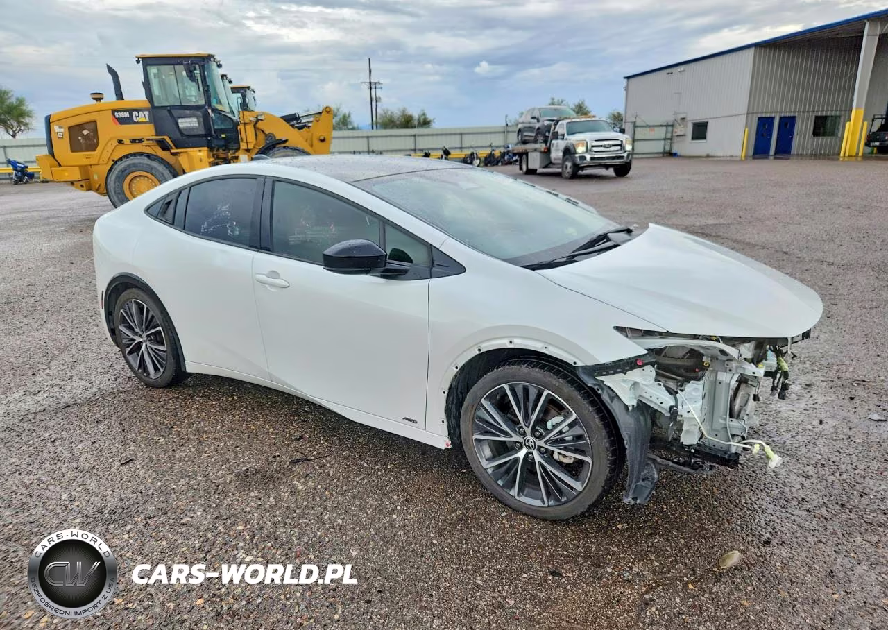 2026 Toyota Prius Xle VIN:JTDADABU3T3031177 - 4