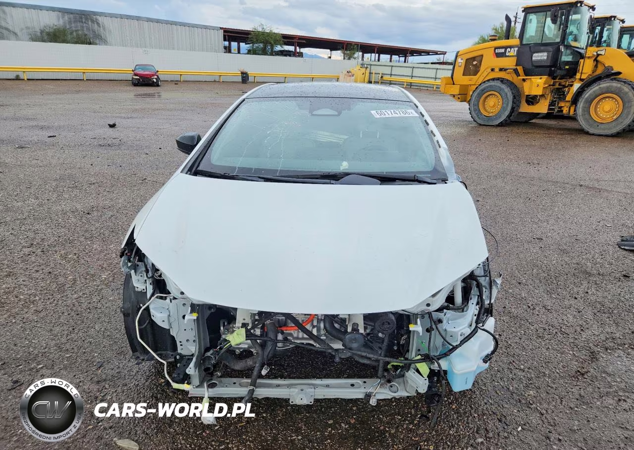 2026 Toyota Prius Xle VIN:JTDADABU3T3031177 - 5