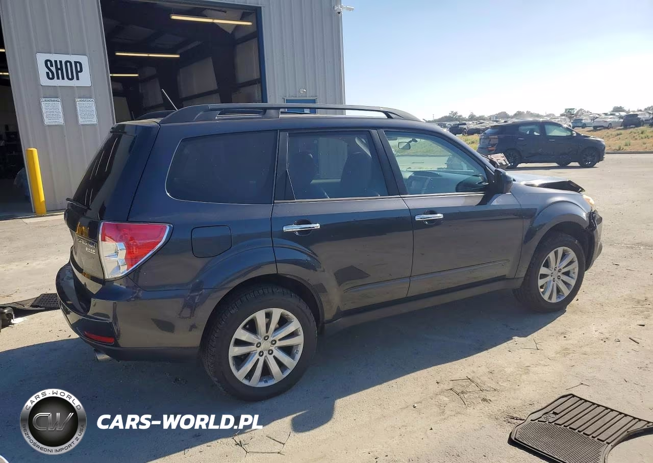 2012 Subaru Forester Limited VIN:JF2SHAFC8CH457137 - 3