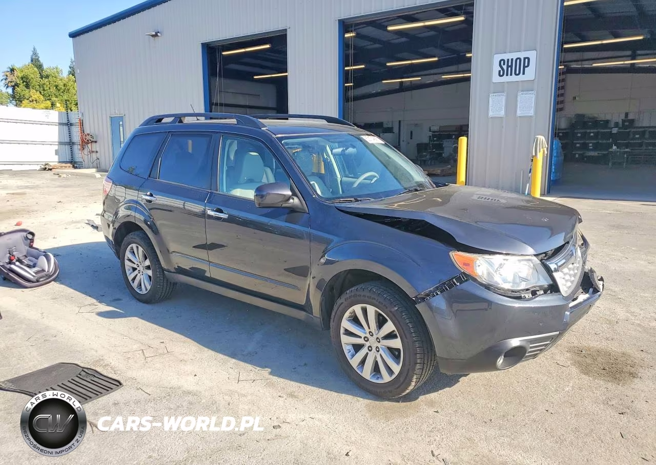 2012 Subaru Forester Limited VIN:JF2SHAFC8CH457137 - 4