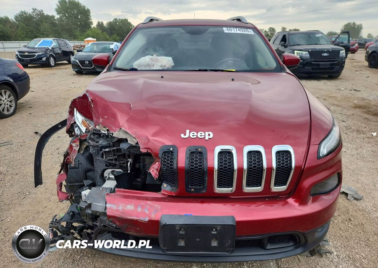 2015 Jeep Cherokee Latitude VIN:1C4PJMCB7FW552892 - 5