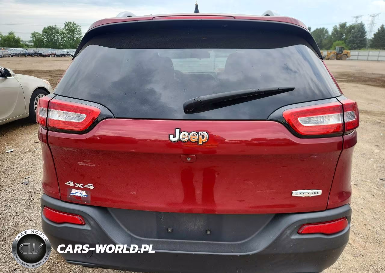 2015 Jeep Cherokee Latitude VIN:1C4PJMCB7FW552892 - 6