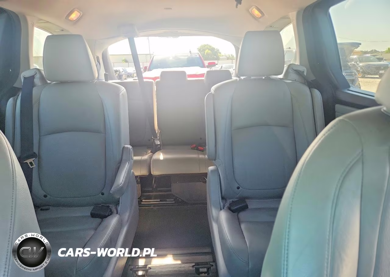 2018 Honda Odyssey VIN:5FNRL6H7XJB003882 - 10